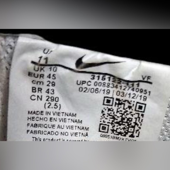 Nike Air Force 1, Mens 11, White Sneakers - Picture 4 of 6